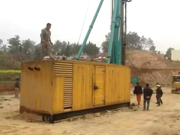类乌齐如何判断水冷式机油散热器密封件是否需要更换？